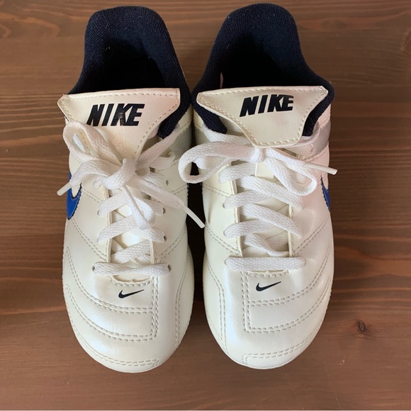 Nike cleats model# 359622-144.   Size 11 toddler boy - Picture 2 of 4